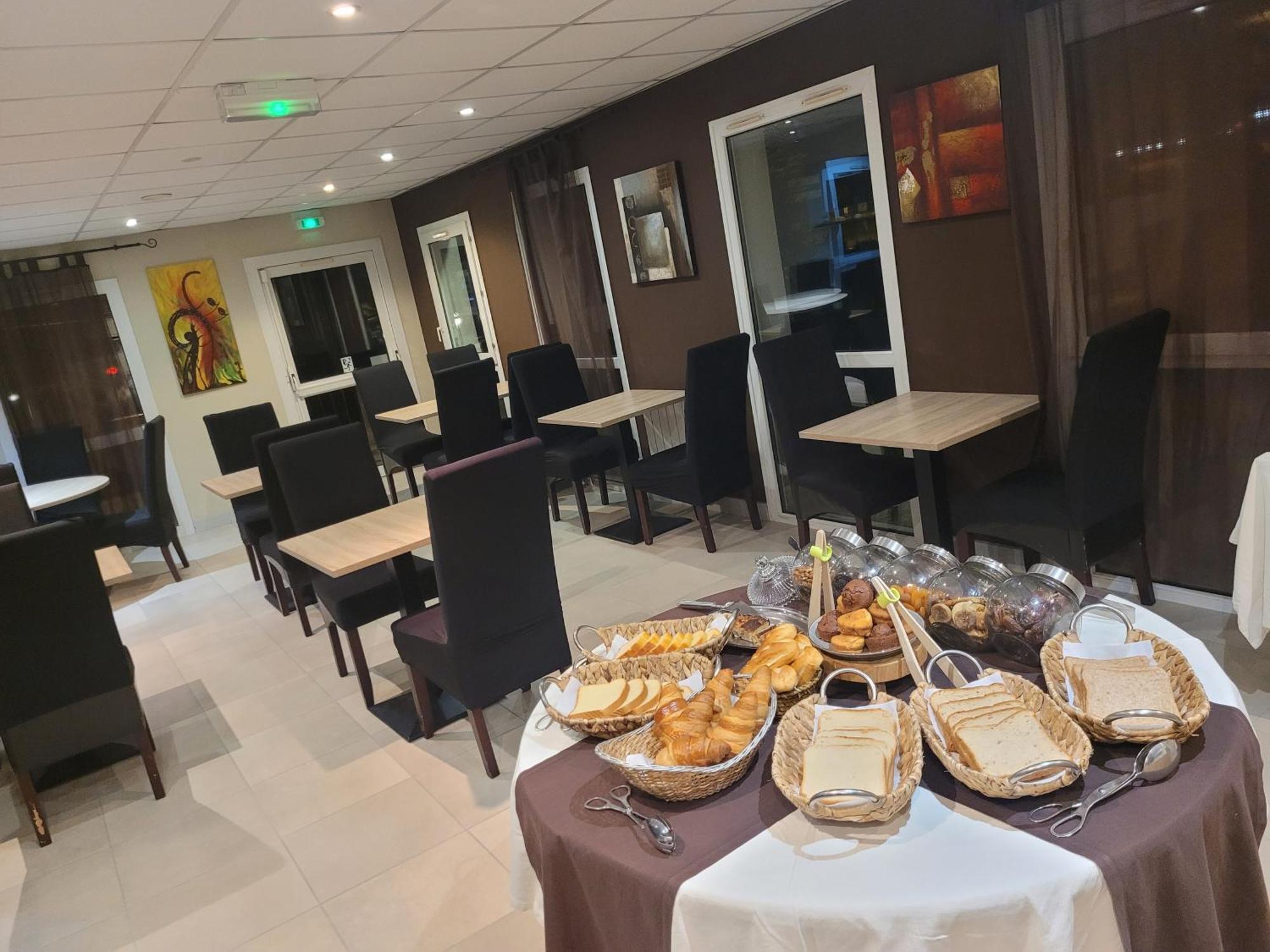 Hotel Le Cosy Villebarou 2*